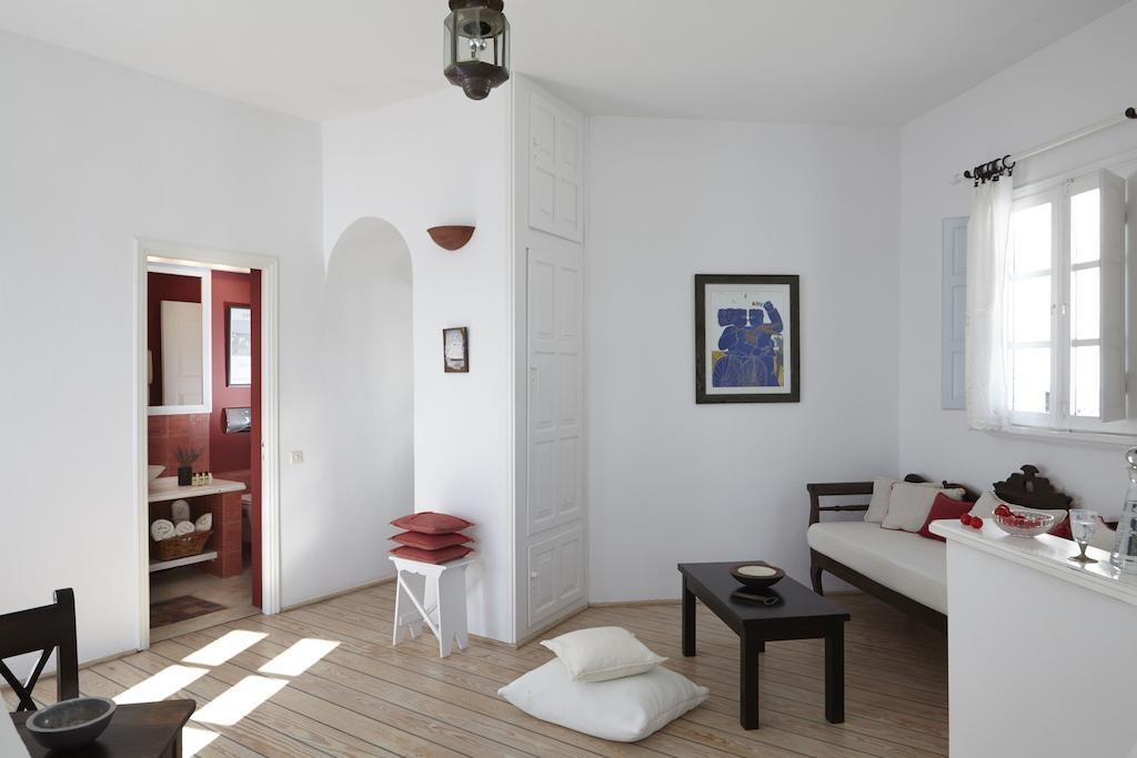 Altana Heritage Suites Imerovigli  Rum bild