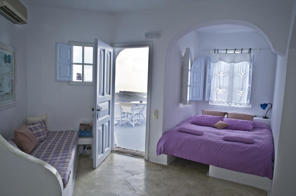 Altana Heritage Suites Imerovigli  Rum bild