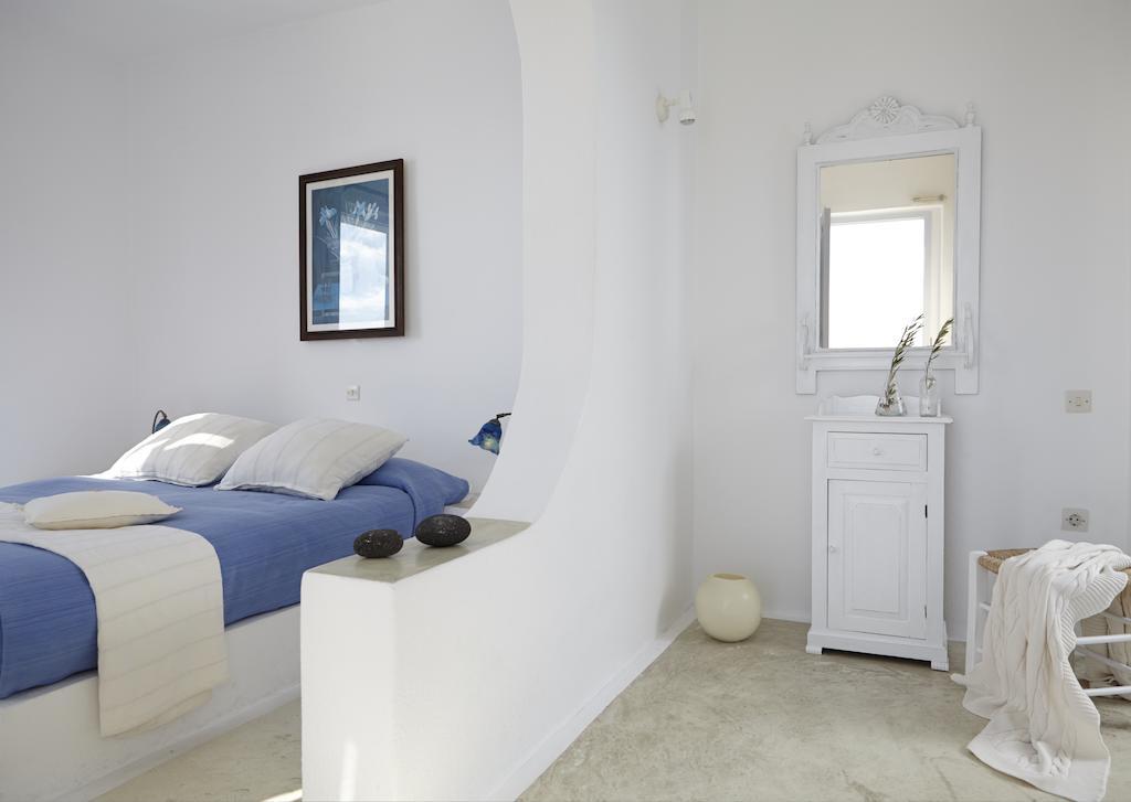 Altana Heritage Suites Imerovigli  Rum bild